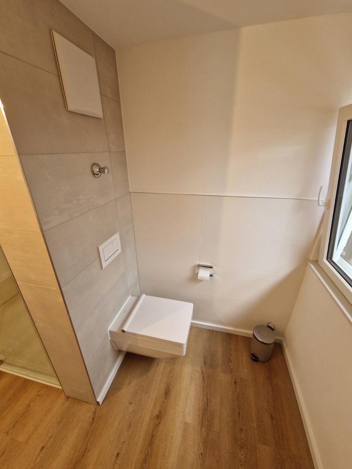 Moderne helle 2,5 Zimmer Maisonette Wohnung