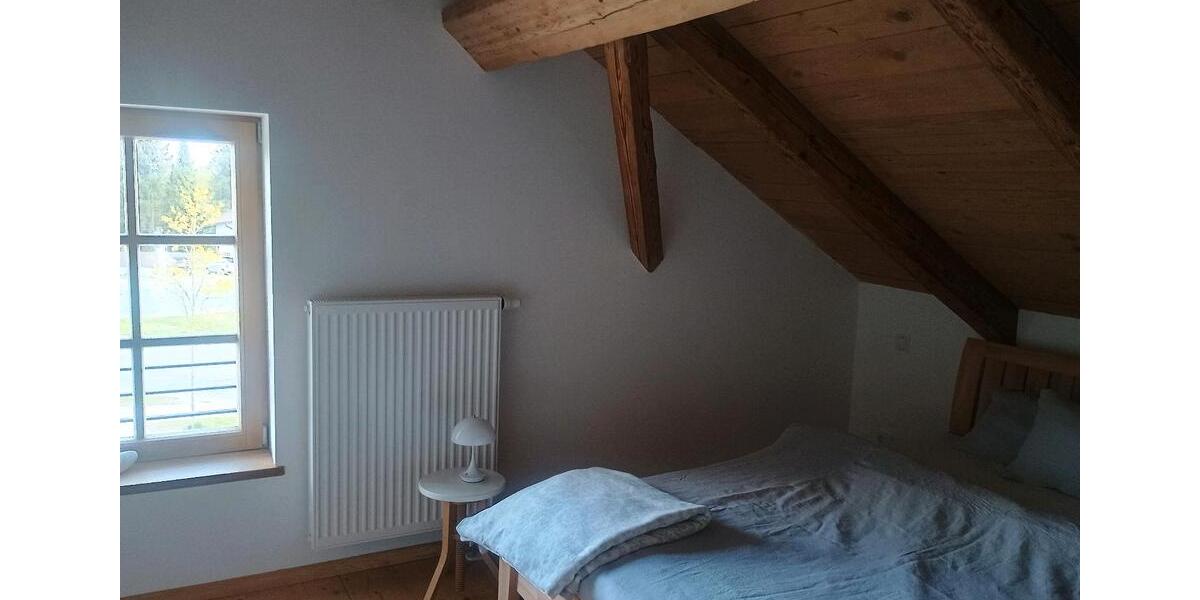 Dachgeschoßwohnung Hutthurm - 2 Zimmer, 82 m&sup2;, 600&euro; | Angebot:26602902