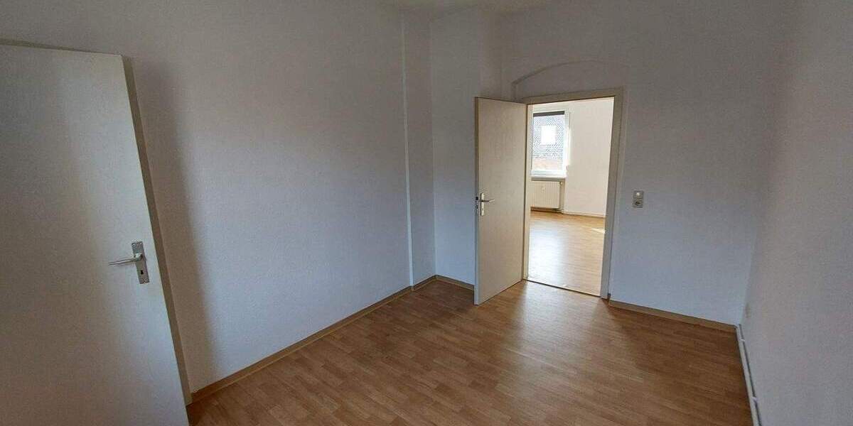 Etagenwohnung Roßwein - 2 Zimmer, 38 m&sup2;, 235&euro; | Angebot:25799476