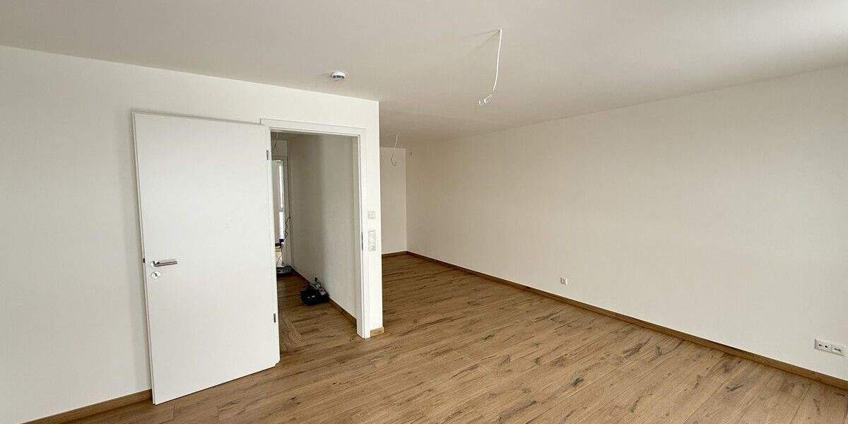Einfamilienhaus Köfering - 4 Zimmer, 150 m&sup2;, 2.100&euro; | Angebot:24582246