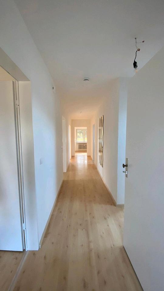 Wunderschöne 4 Zimmer- Wohnung in Regensburg-Harting