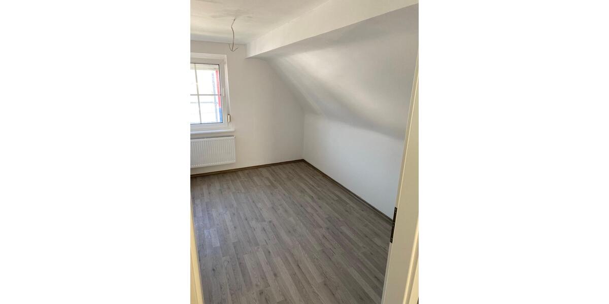 Einfamilienhaus Heimbach - 5 Zimmer, 150 m&sup2;, 1.300&euro; | Angebot:25048633