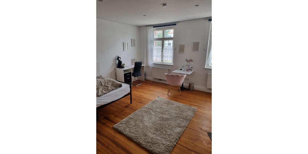 Zimmer in 4-er WG Innenstadtlage 1 zimmer