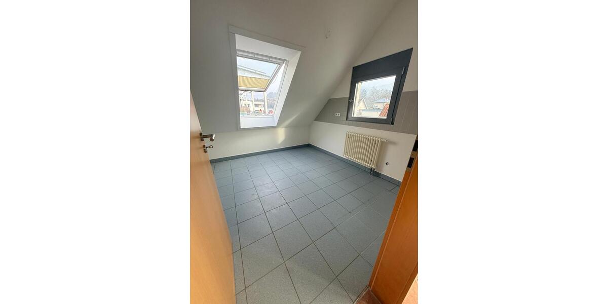 Dachgeschoßwohnung Gernsbach - 3 Zimmer, 122 m&sup2;, 1.350&euro; | Angebot:24373379