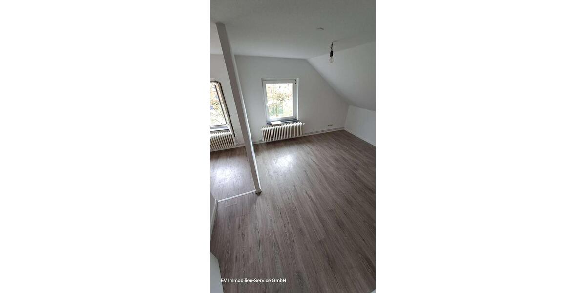 Dachgeschoßwohnung Norden - 1.5 Zimmer, 33 m&sup2;, 368&euro; | Angebot:25964914