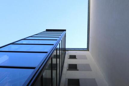 Barrierearm - Aufzug - behindertengerechtes Bad zimmer