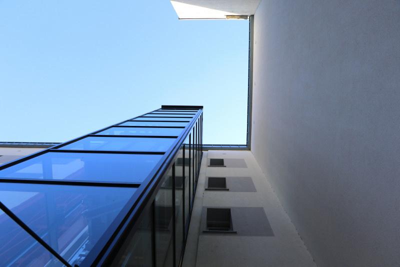 Barrierearm - Aufzug - behindertengerechtes Bad zimmer