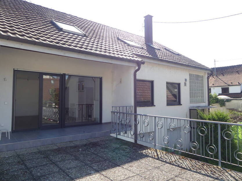 Zweifamilienhaus zu vermieten - ideal für Mehrgenerationenfamilie! Frei ab sofort