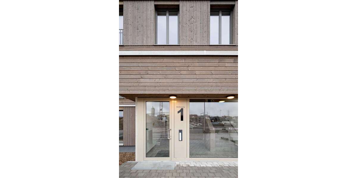 Wohnung zum Mieten in Erlangen 514,85 € 83.04 m² 4 zimmer