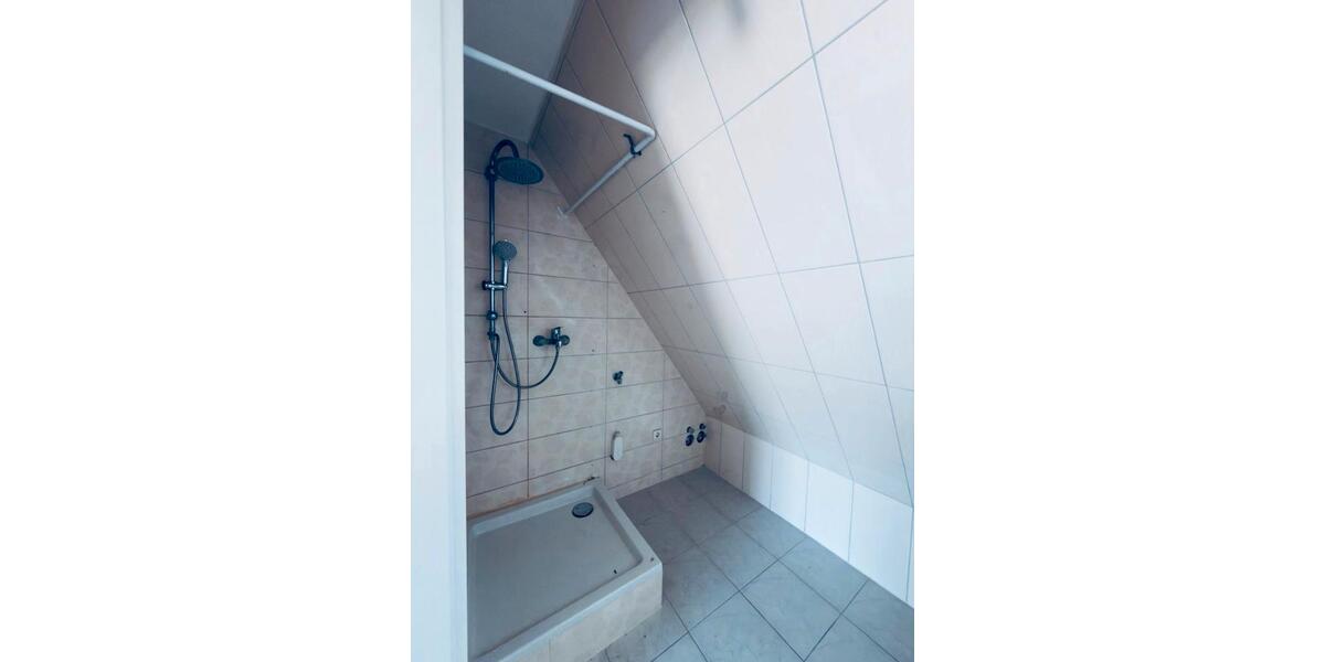 Dachgeschoßwohnung Ditzingen - 3.5 Zimmer, 85 m&sup2;, 1.200&euro; | Angebot:26603214
