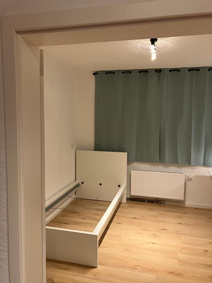 Kornwestheim 3er WG: (Berufseinsteiger&Studenten) zimmer