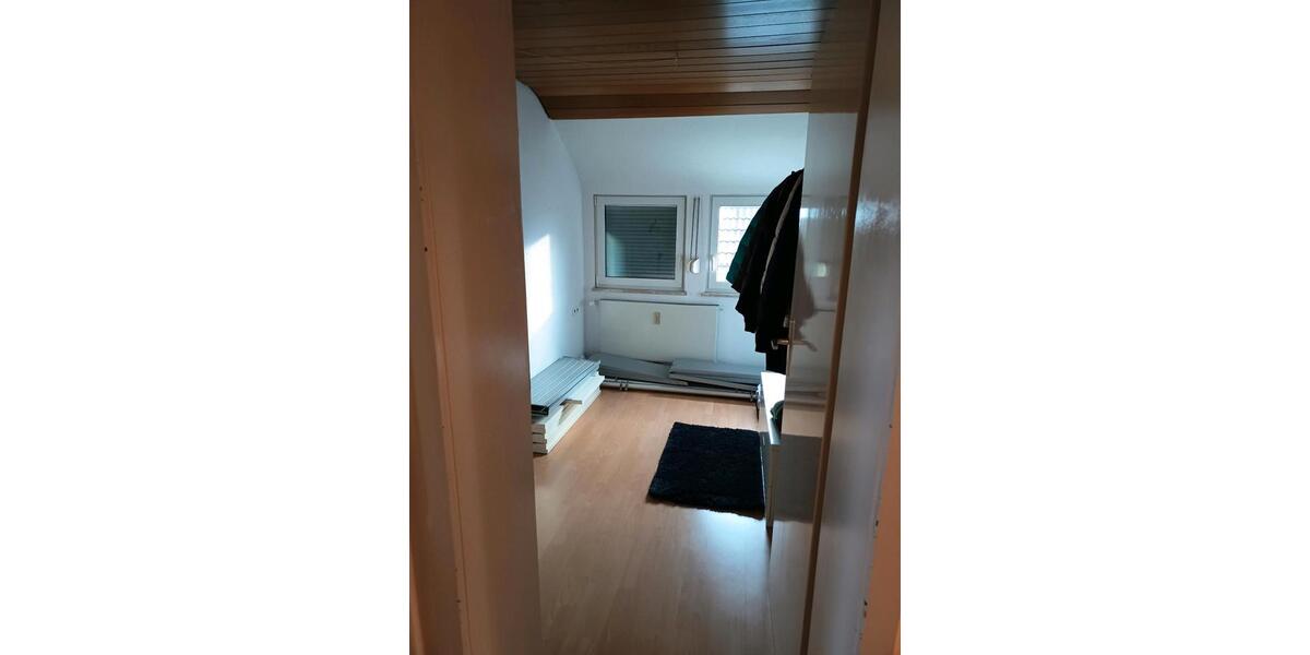 Dachgeschoßwohnung Lauffen am Neckar - 3.5 Zimmer, 80 m&sup2;, 850&euro; | Angebot:26483171