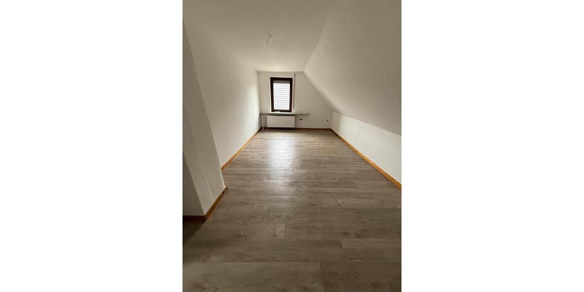 Einfamilienhaus Bergen - 5 Zimmer, 154 m&sup2;, 1.200&euro; | Angebot:26461232