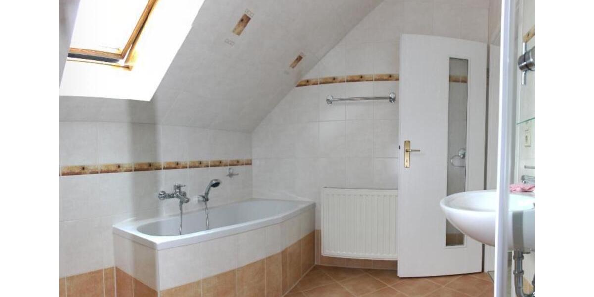 Dachgeschoßwohnung Döbeln - 3 Zimmer, 86 m&sup2;, 450&euro; | Angebot:24353941