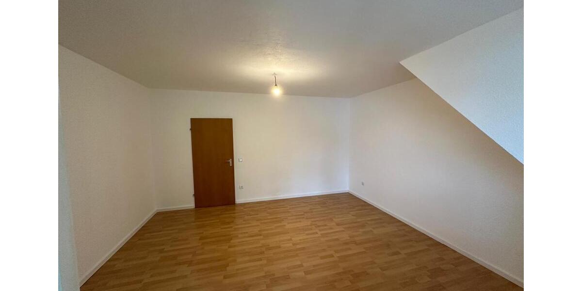 Dachgeschoßwohnung Gummersbach Hepel - 4 Zimmer, 94 m&sup2;, 622&euro; | Angebot:26561740