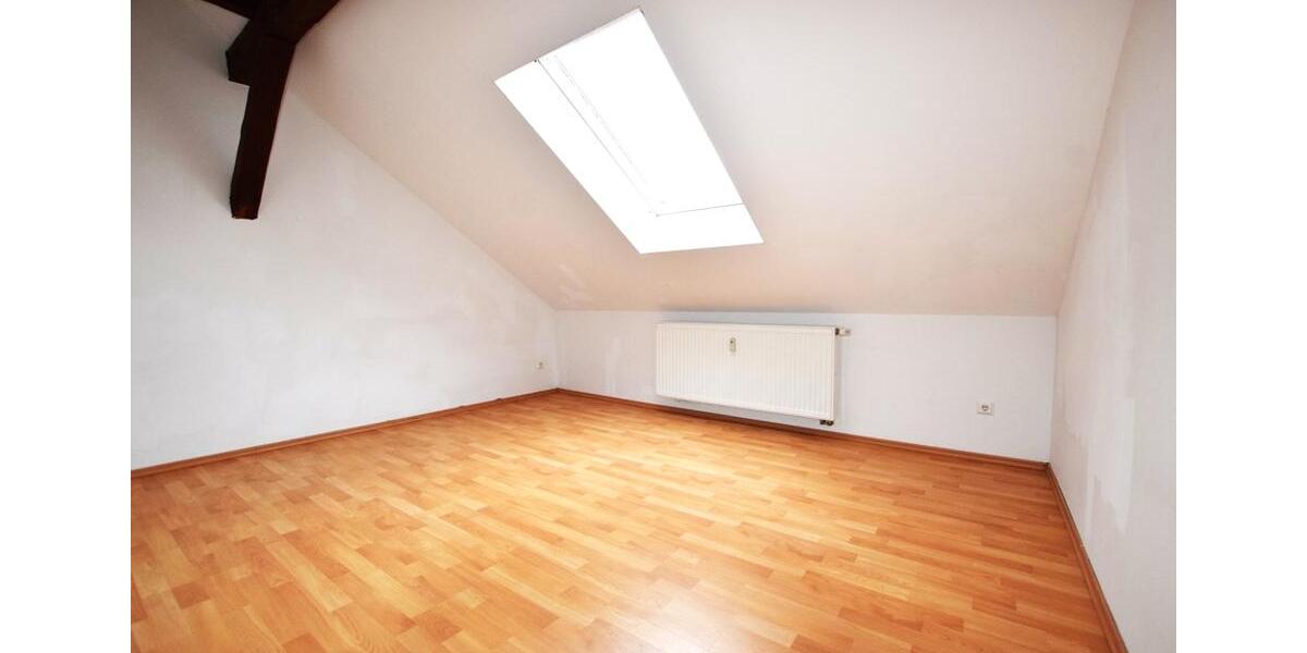 Dachgeschoßwohnung Wurzen - 4 Zimmer, 89 m&sup2;, 623&euro; | Angebot:26060660