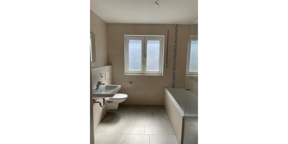Etagenwohnung Parsberg - 3 Zimmer, 86 m&sup2;, 900&euro; | Angebot:26690736