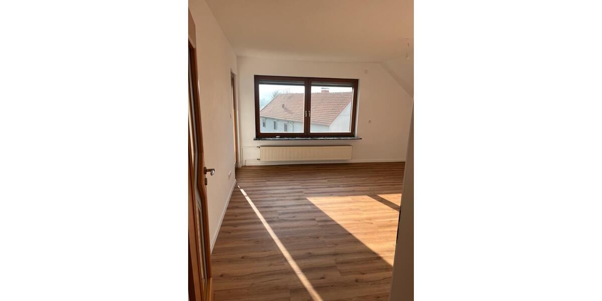 Dachgeschoßwohnung Hosenfeld - 4 Zimmer, 110 m&sup2;, 1.050&euro; | Angebot:24640837