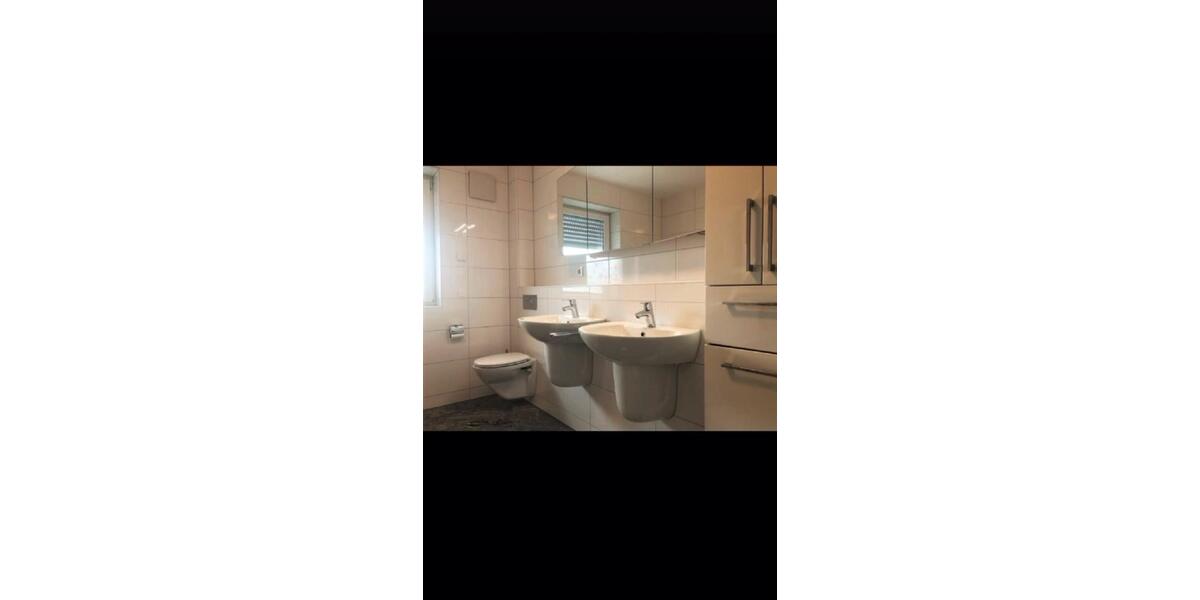 Etagenwohnung Freiburg im Breisgau Lehen - 3 Zimmer, 90 m&sup2;, 1.550&euro; | Angebot:26640258