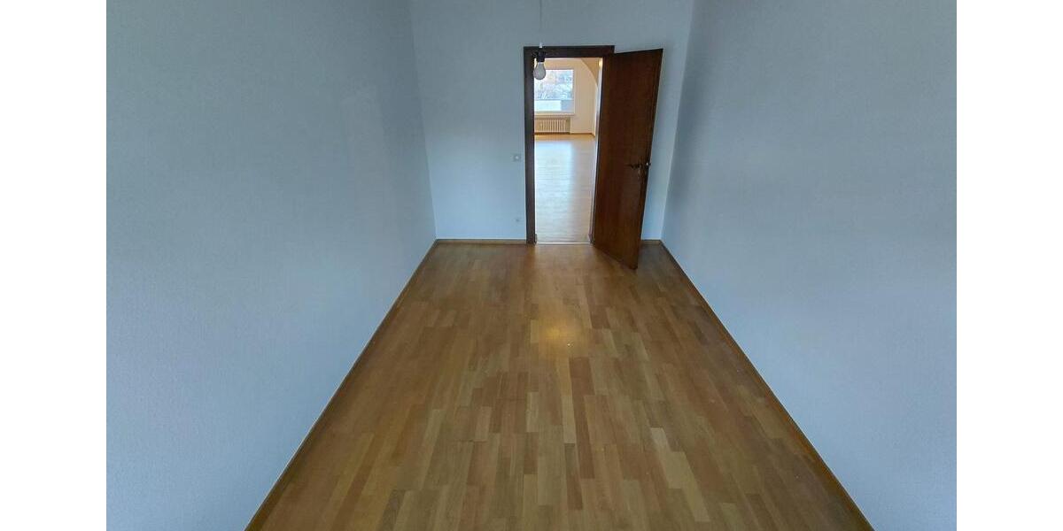 Etagenwohnung Mönchengladbach West - 3 Zimmer, 150 m&sup2;, 1.200&euro; | Angebot:24625176