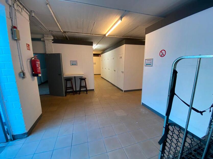 Lagerraum Halle Garage Aktenlager Warenlager Lager Lagerbox