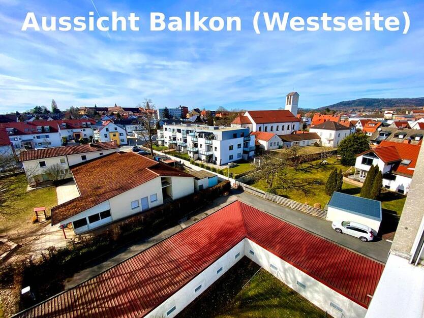 2-Zimmer-Wohnung (Neues Bad, Balkon, Aufzug, Keller & Garage)