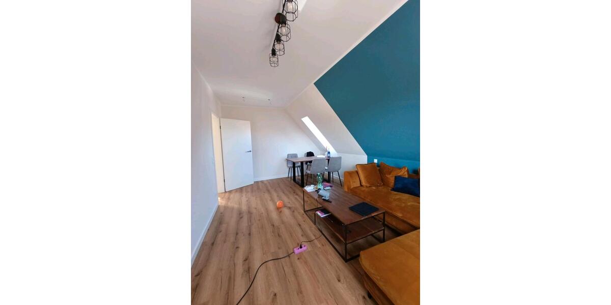Dachgeschoßwohnung Büdelsdorf - 3 Zimmer, 70 m&sup2;, 900&euro; | Angebot:26272797