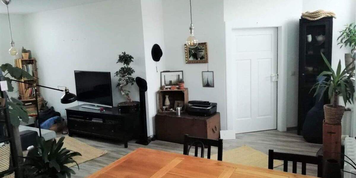 Etagenwohnung Eisenberg - 2 Zimmer, 51 m&sup2;, 305&euro; | Angebot:26629678