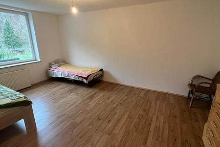 Wohnen auf Zeit Kleinmaischeid - 3 Zimmer, 90 m&sup2;, 15&euro; | Angebot:25379861