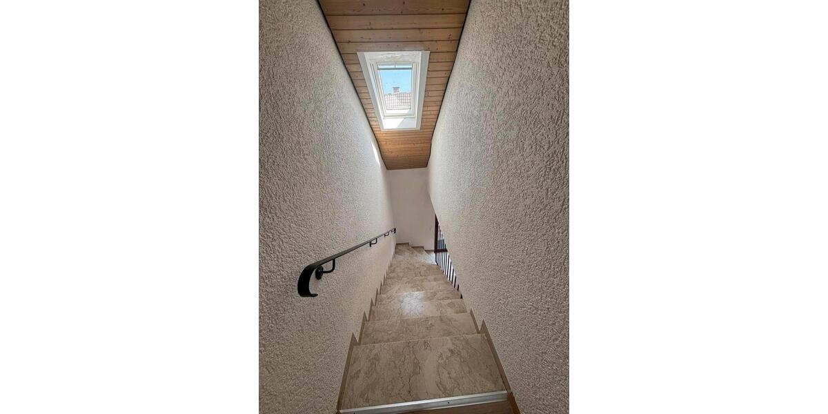 Etagenwohnung Eltmann - 6 Zimmer, 160 m&sup2;, 1.200&euro; | Angebot:26395880
