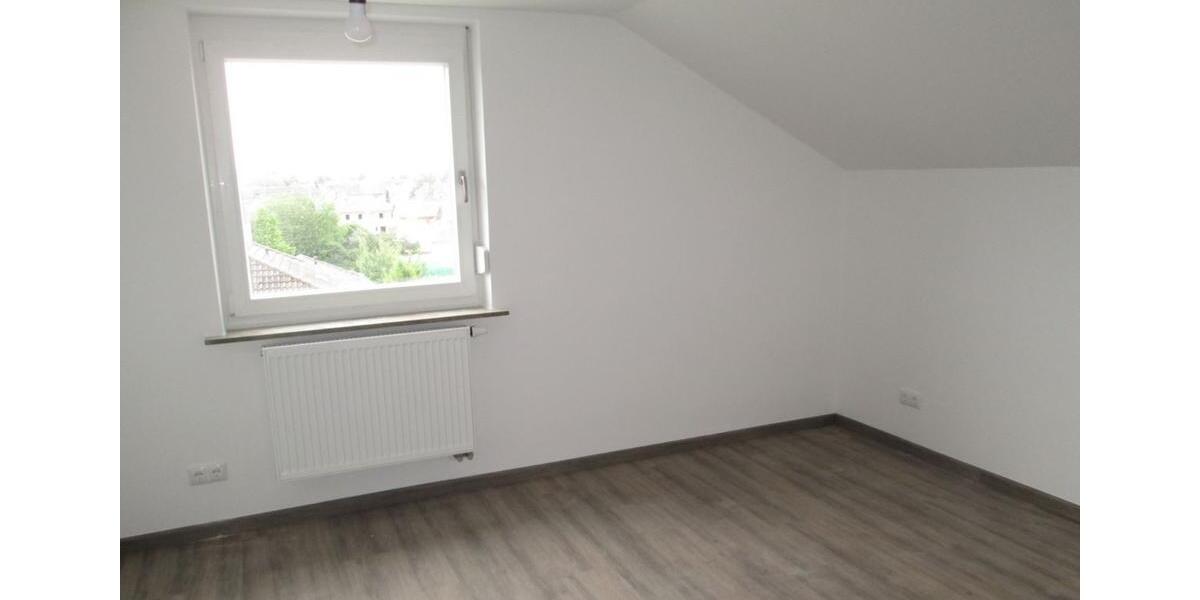 Dachgeschoßwohnung Straubing - 2 Zimmer, 52 m&sup2;, 400&euro; | Angebot:25440152