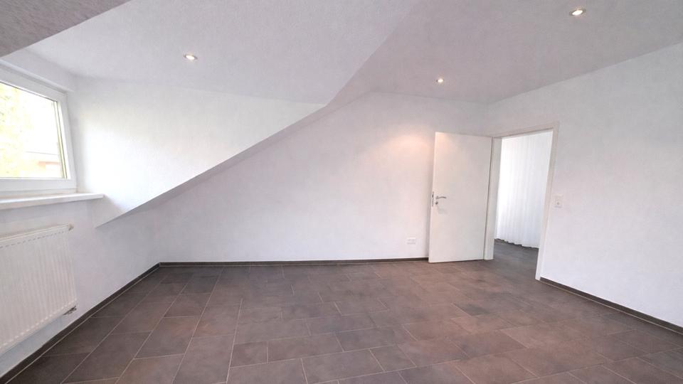 Dachgeschoßwohnung Bad Zwischenahn - 3 Zimmer, 127 m&sup2;, 1.310&euro; | Angebot:26014553