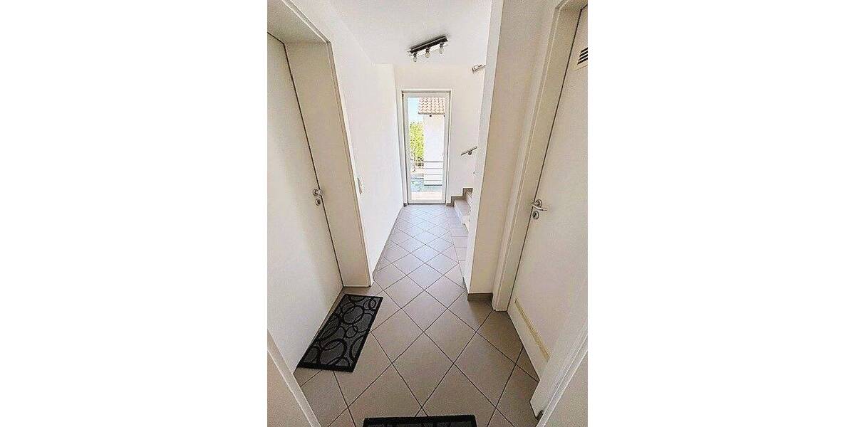 Etagenwohnung Untereisesheim - 2 Zimmer, 75 m&sup2;, 830&euro; | Angebot:26015719