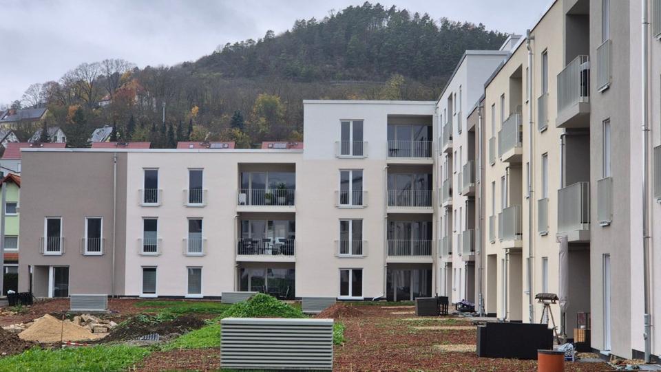 4 Raum-Wohnung, Loggia, Badewanne+Dusche 4 zimmer