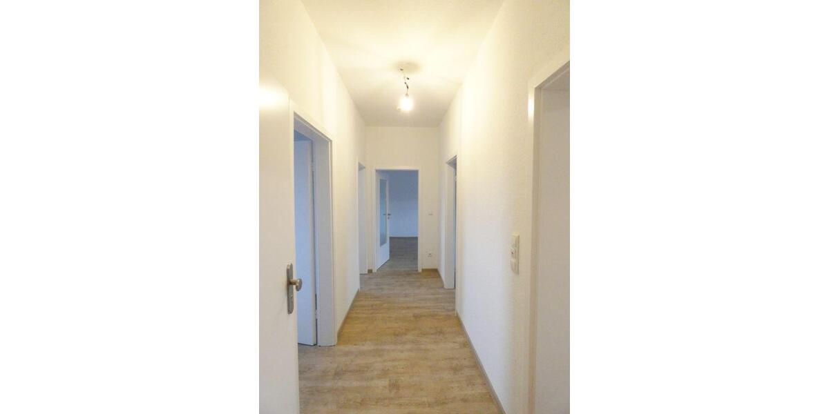 Dachgeschoßwohnung Essen Stadtbezirk III - 3 Zimmer, 78 m&sup2;, 671&euro; | Angebot:25131713