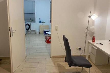 (nur 1 Monat) eine 2-Zimmer Wohnung in Neudorf- Duisburg