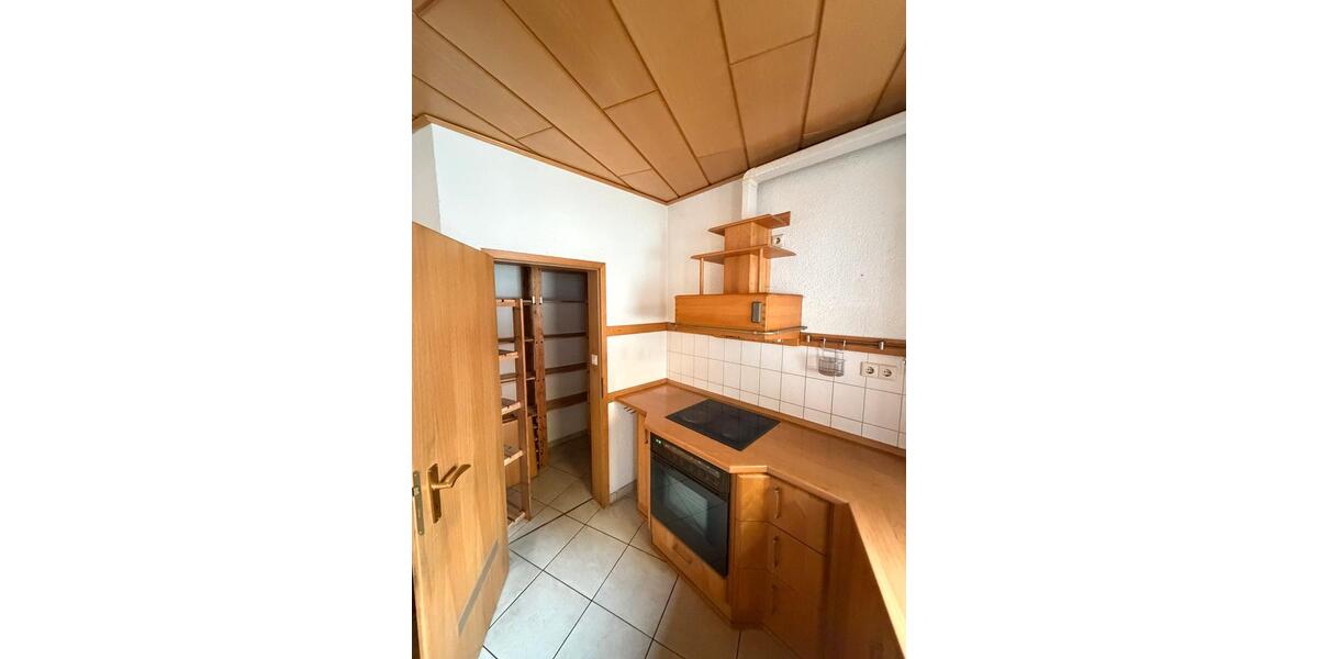 Gepflegtes Einfamilienhaus mit 3 Garagen in Mannheim-Käfertal 4 zimmer