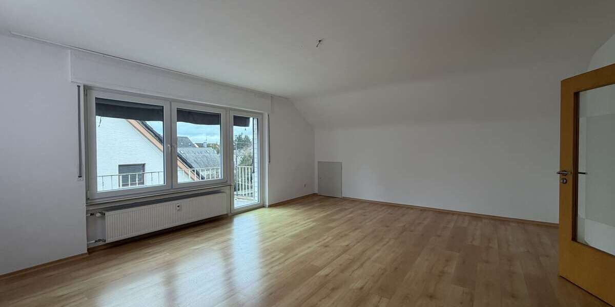 Etagenwohnung Trier Kürenz - 3 Zimmer, 105 m&sup2;, 1.200&euro; | Angebot:25287075