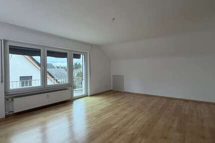 Wohnung Trier Kürenz - 3 Zimmer, 105 m&sup2;, 1.200&euro; | Angebot:25287075