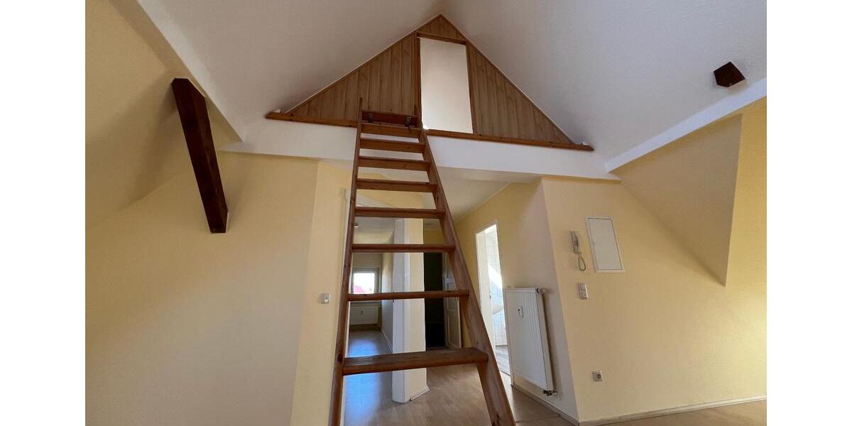 Dachgeschoßwohnung Riesa - 3 Zimmer, 95 m&sup2;, 665&euro; | Angebot:23021009