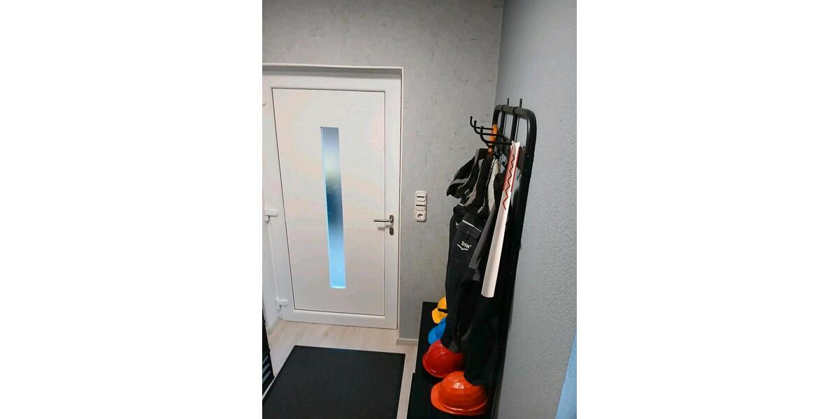 Dachgeschoßwohnung Schülldorf - 2.5 Zimmer, 82 m&sup2;, 1.030&euro; | Angebot:26021330