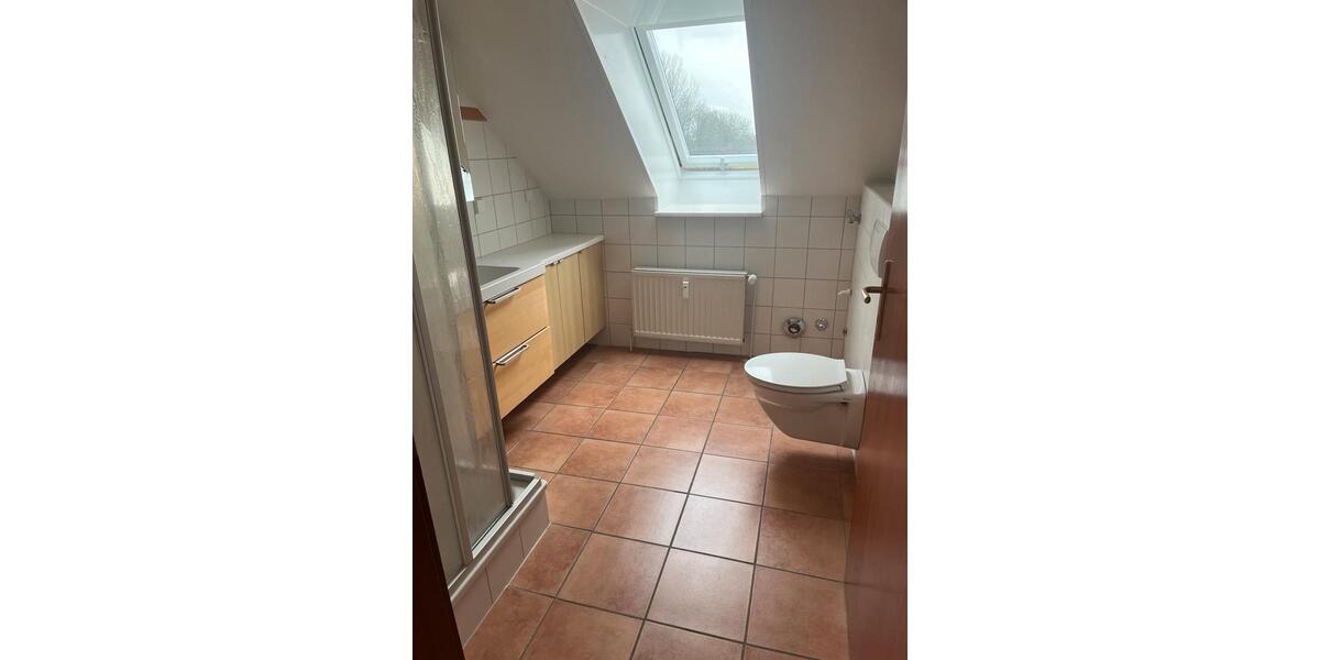 Dachgeschoßwohnung Struxdorf - 3 Zimmer, 74 m&sup2;, 820&euro; | Angebot:26050951