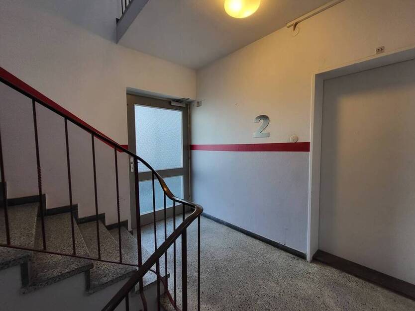 Nähe Uni: Zentrale 1 Zimmer-Wohnung mit Balkon in 23562 Lübeck - St. Jürgen, Ratzeburger Allee