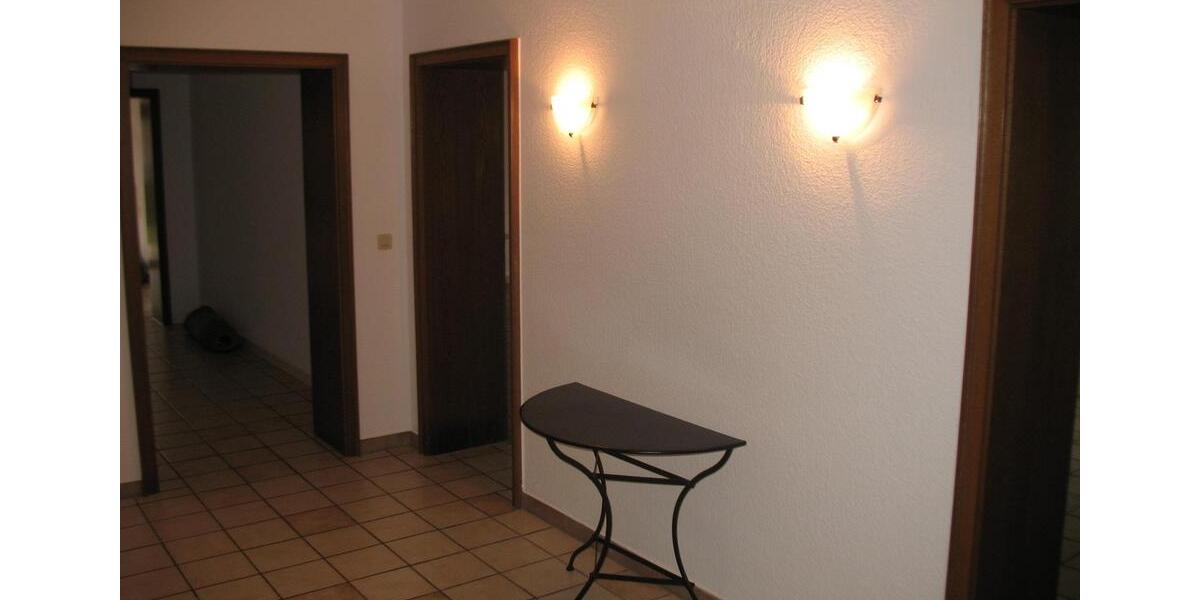 WG-Vermietung: Gepflegte, große Erdgeschoss Wohnung mit eigenem Garten 1 zimmer