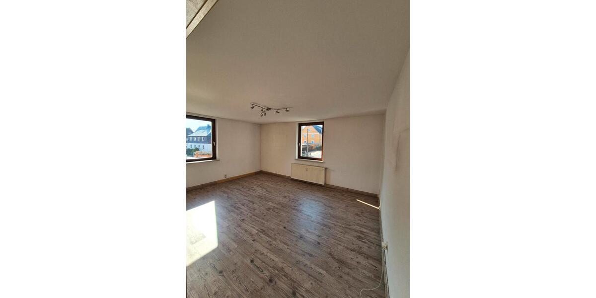 Etagenwohnung Aue-Bad Schlema Bad Schlema - 4 Zimmer, 103 m&sup2;, 600&euro; | Angebot:25839930