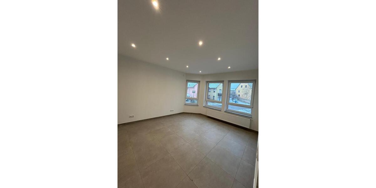 ERSTBEZUG MIT KÜCHE: 4 ZiWhg 106m² mit Balkon in 97944 Schweigern 4 zimmer