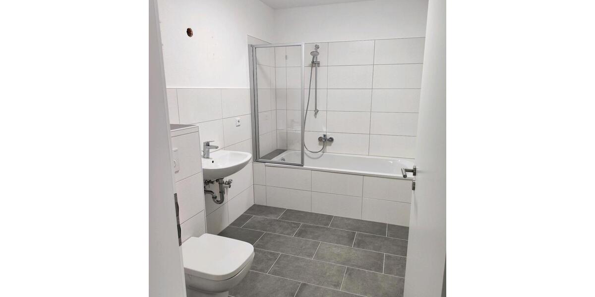 Etagenwohnung Werdau - 3 Zimmer, 81 m&sup2;, 675&euro; | Angebot:26413671