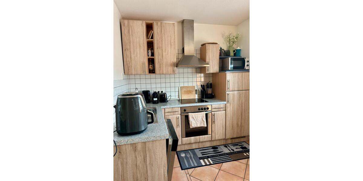 Helle, möblierte 2,5-Zimmer-Wohnung mit Südwest-Balkon 2.5 zimmer