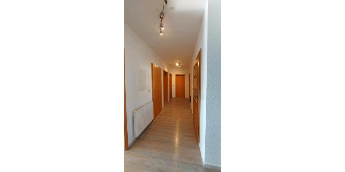 Erdgeschoßwohnung Stadtallendorf - 4 Zimmer, 120 m&sup2;, 900&euro; | Angebot:26704602