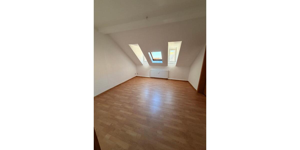 Dachgeschoßwohnung Arnstadt - 4 Zimmer, 65 m&sup2;, 520&euro; | Angebot:24613162